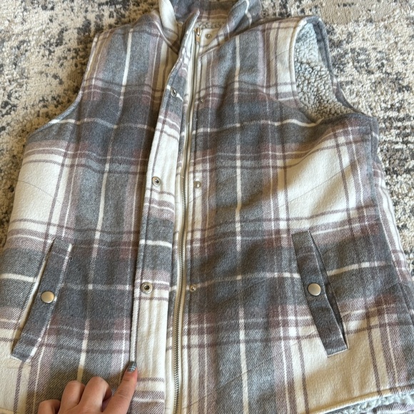 Pink and gray plaid vest - Picture 4 of 6
